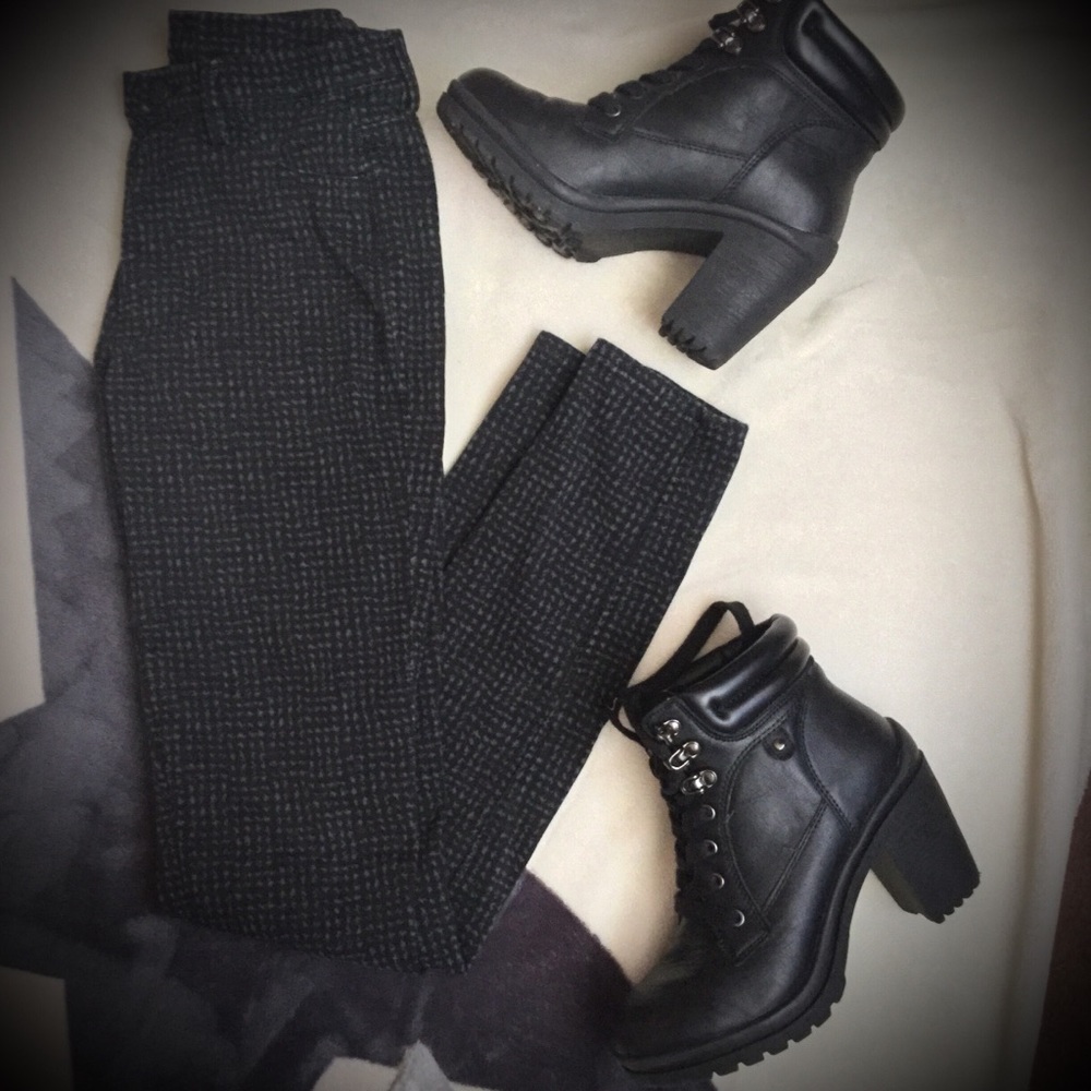Uniqlo Checkered Jeggings Size Small